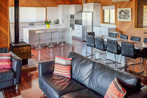 Seacroft - Accommodation Mermaid Beach 5