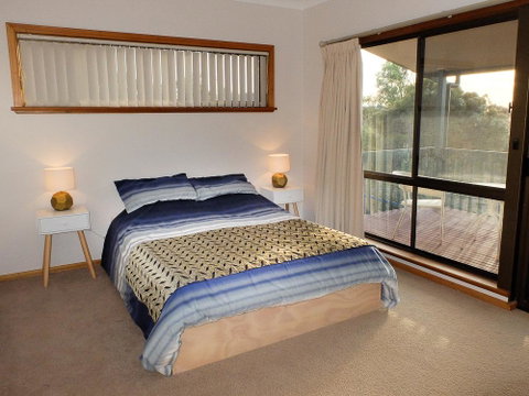 Seacroft - Accommodation Mermaid Beach 9