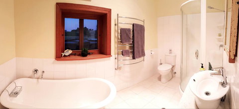 D2 At Watervale - Accommodation Mermaid Beach 11