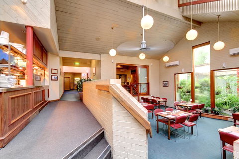 Victoria Hotel Strathalbyn - Accommodation Mermaid Beach 2