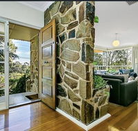Stunning house with beautiful entertainment area - Accommodation Mermaid Beach