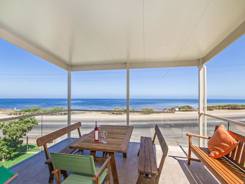 Pearl By The Sea - Accommodation Mermaid Beach 0