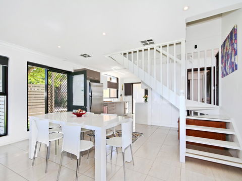 Pearl By The Sea - Accommodation Mermaid Beach 2
