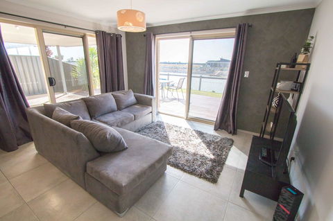 Waterfront On Jefferson, At Wellington Marina, SA - Accommodation Mermaid Beach 6