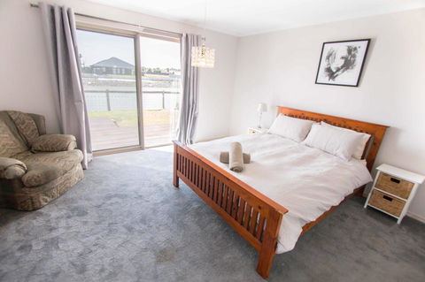 Waterfront On Jefferson, At Wellington Marina, SA - Accommodation Mermaid Beach 9