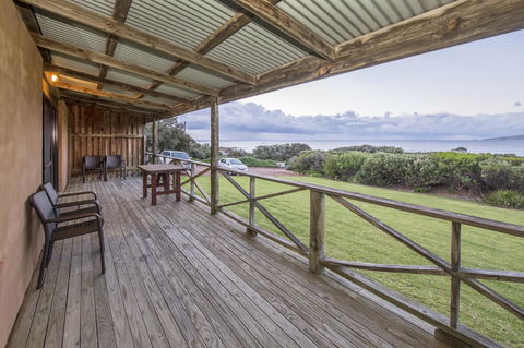 Chandlers Smiths Beach Villas - Accommodation Mermaid Beach 11