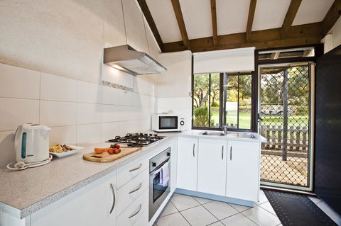 Chandlers Smiths Beach Villas - Accommodation Mermaid Beach 2