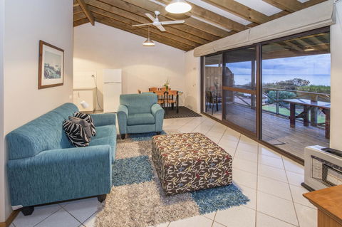 Chandlers Smiths Beach Villas - Accommodation Mermaid Beach 3
