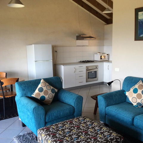 Chandlers Smiths Beach Villas - Accommodation Mermaid Beach 4