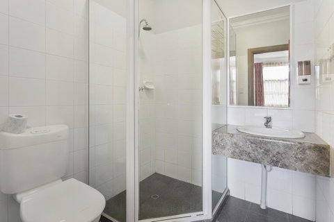 The Emperors Crown Hostel - Accommodation Mermaid Beach 20