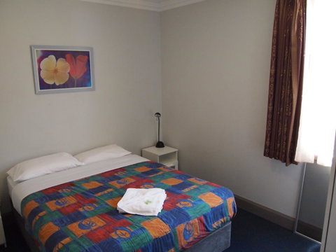 The Emperors Crown Hostel - Accommodation Mermaid Beach 40
