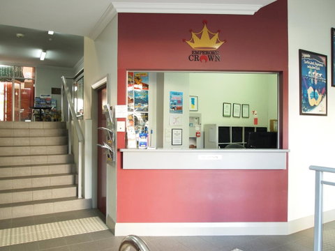 The Emperors Crown Hostel - Accommodation Mermaid Beach 15