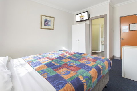 The Emperors Crown Hostel - Accommodation Mermaid Beach 23