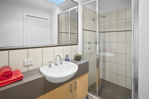 Villa On Fearn - Accommodation Mermaid Beach 9