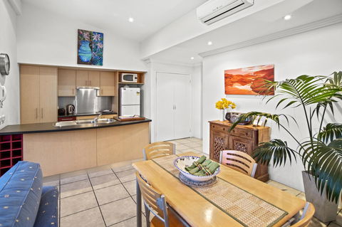 Villa On Fearn - Accommodation Mermaid Beach 12
