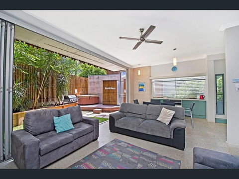 Crescent Head Spa Villa - Accommodation Mermaid Beach 13