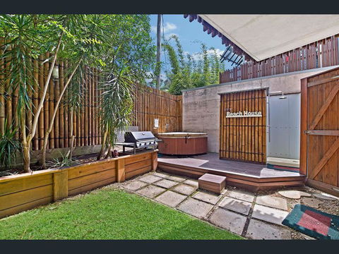 Crescent Head Spa Villa - Accommodation Mermaid Beach 11