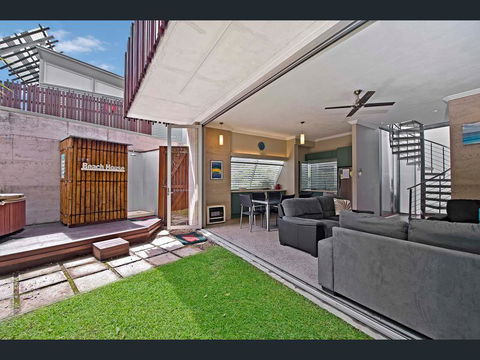 Crescent Head Spa Villa - Accommodation Mermaid Beach 10