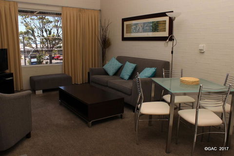 Mollymook Cove Apartments - Accommodation Mermaid Beach 3