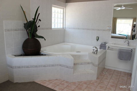 Mollymook Cove Apartments - Accommodation Mermaid Beach 8