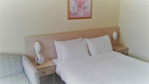 Junee Motor Inn - Accommodation Mermaid Beach 2