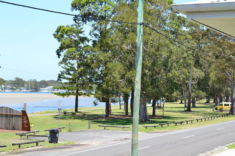 Sundial Holiday Units - Accommodation Mermaid Beach 3