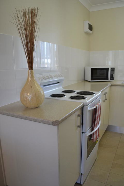 Sundial Holiday Units - Accommodation Mermaid Beach 17