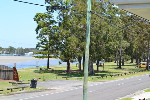 Sundial Holiday Units - Accommodation Mermaid Beach 5