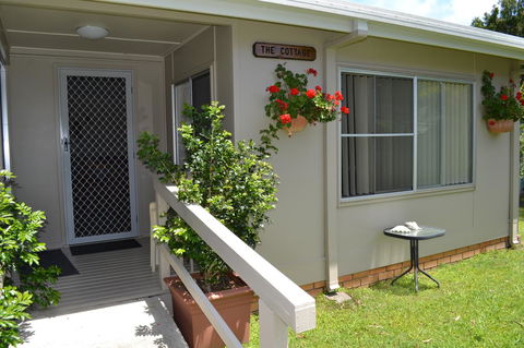 Sundial Holiday Units - Accommodation Mermaid Beach 25