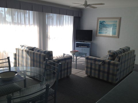 Breakers Apartments - Accommodation Mermaid Beach 13