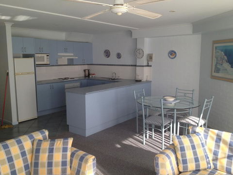 Breakers Apartments - Accommodation Mermaid Beach 11