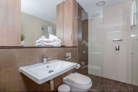 DD Apartments On Day - Accommodation Mermaid Beach 17