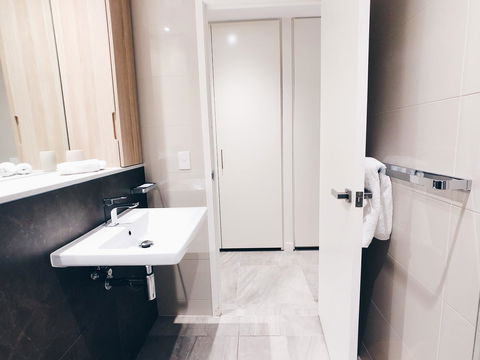 DD Apartments On Day - Accommodation Mermaid Beach 33