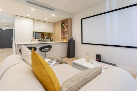 Japanese Style Waterfront Apt Wt Rooftop Pool - Accommodation Mermaid Beach 16