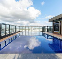 Japanese Style waterfront apt wt rooftop pool - Accommodation Mermaid Beach