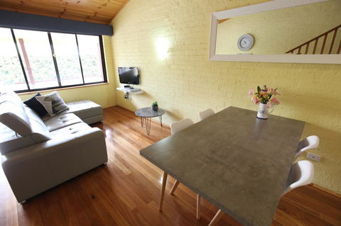 Great Escape Lofts - Accommodation Mermaid Beach 24