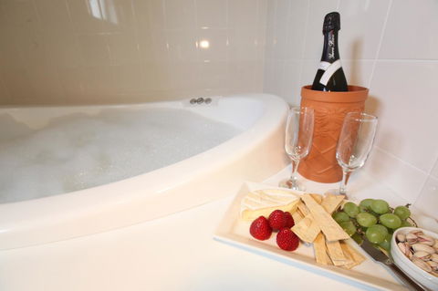 Great Escape Lofts - Accommodation Mermaid Beach 27