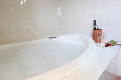 Great Escape Lofts - Accommodation Mermaid Beach 28