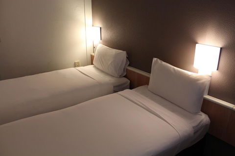 Ibis Thornleigh - Accommodation Mermaid Beach 20