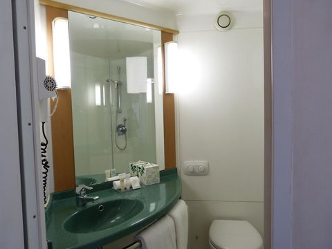 Ibis Thornleigh - Accommodation Mermaid Beach 4