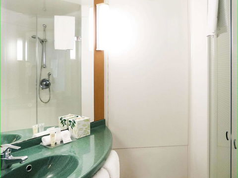 Ibis Thornleigh - Accommodation Mermaid Beach 32