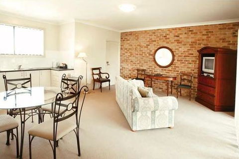 Potters Apartments - Accommodation Mermaid Beach 11