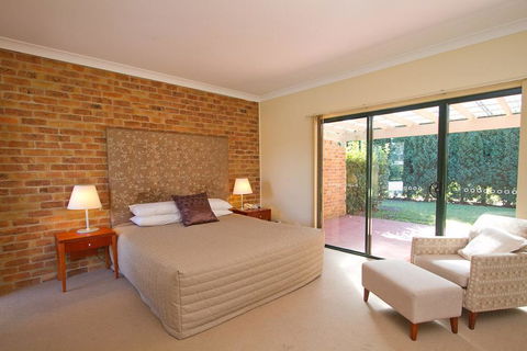 Potters Apartments - Accommodation Mermaid Beach 17