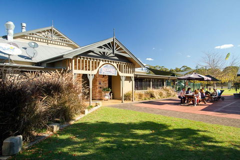 Potters Apartments - Accommodation Mermaid Beach 1