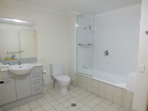 Pacific Marina Apartments - Accommodation Mermaid Beach 5