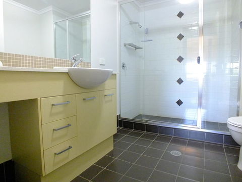 Pacific Marina Apartments - Accommodation Mermaid Beach 7