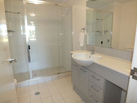 Pacific Marina Apartments - Accommodation Mermaid Beach 28