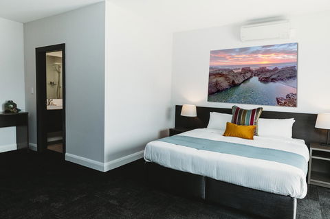Coniston Hotel Wollongong - Accommodation Mermaid Beach 2