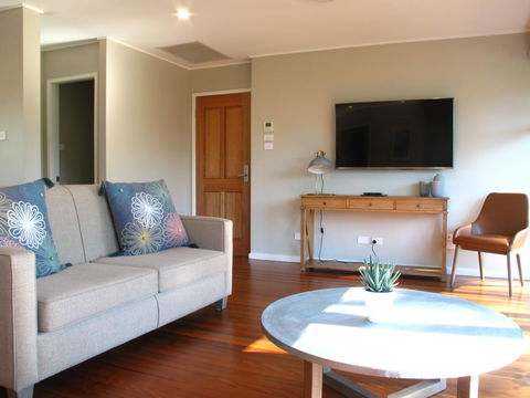 Hunter Oasis - Accommodation Mermaid Beach 3