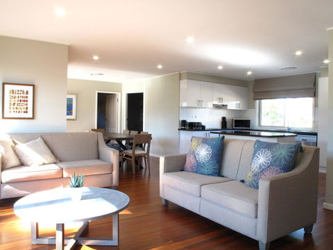 Hunter Oasis - Accommodation Mermaid Beach 4